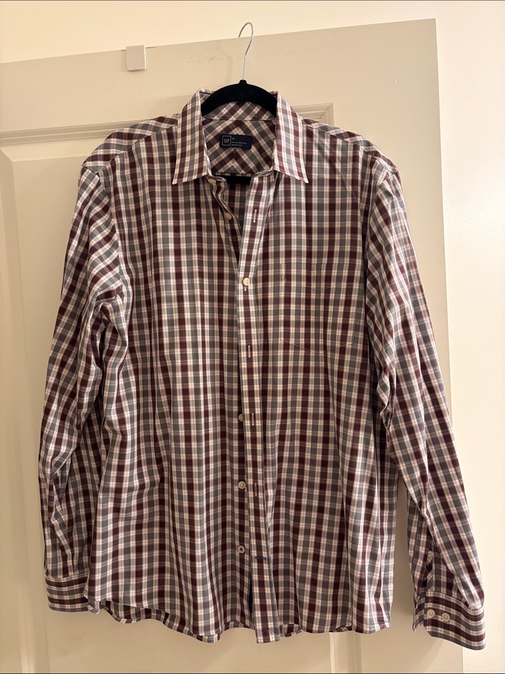 GAP Men’s Brown & White Plaid Button-Down Shirt